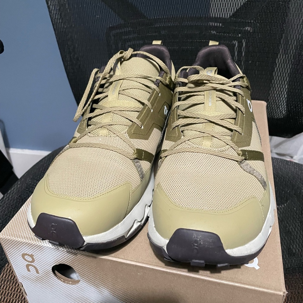 On Cloudhorizon Safari/Ice Sneakers worn once